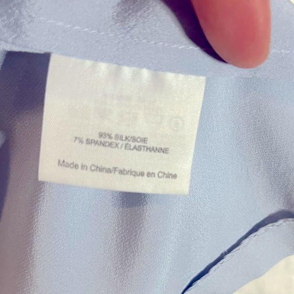 Silk Tory Burch no sleeve with bow robin blue blouse! Perfect condition! - Picture 6 of 6